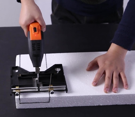 Coupeur chaud tenu dans la main de couteau de refroidissement à l'air pour la coupe de fente de bloc de mousse de métier